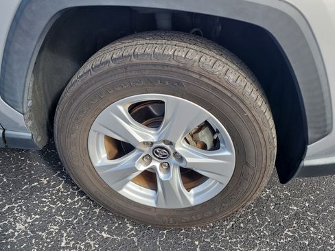 Used 2020 Toyota RAV4 XLE image 10