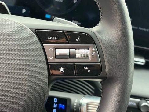 Used 2025 Hyundai Ioniq 5 SEL image 11