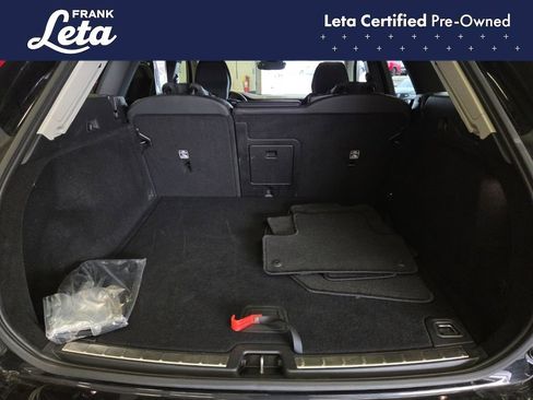 Used 2024 Volvo XC60 B5 Plus image 24