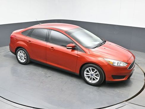 Used 2018 Ford Focus SE w/ Cold Weather Package image 1