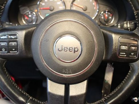 Used 2016 Jeep Wrangler Unlimited Sahara w/ Dual Top Group AWD/4WD image 18