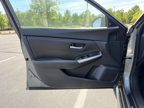 Used 2020 Nissan Sentra SR w/ Lighting Package FWD image 11