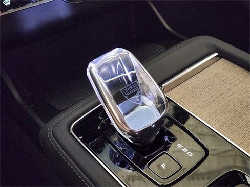 Used 2025 Volvo XC90 B5 Plus image 20