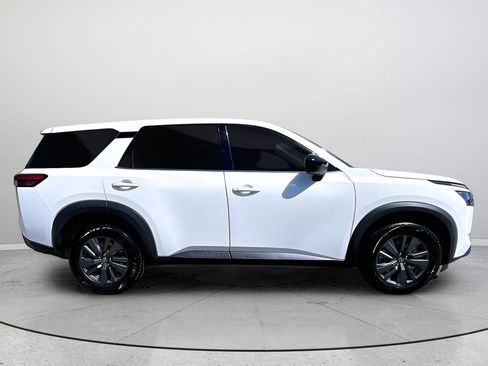Used 2023 Nissan Pathfinder S image 6