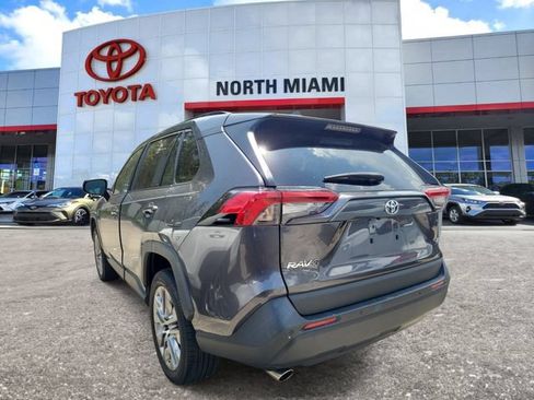 Used 2023 Toyota RAV4 XLE Premium FWD image 3