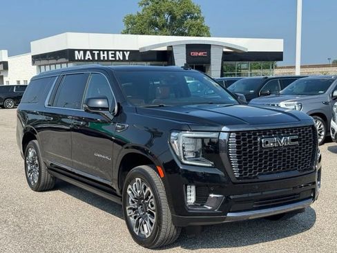 Used 2023 GMC Yukon XL Denali Ultimate AWD/4WD image 8