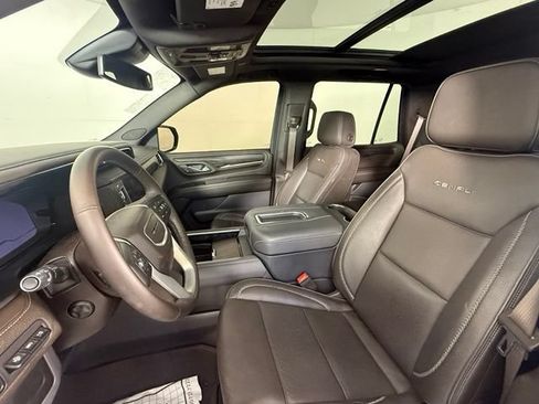 Used 2024 GMC Yukon Denali AWD/4WD image 6