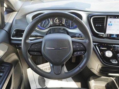Used 2022 Chrysler Pacifica Touring image 20