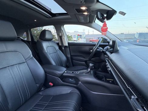 Used 2023 Honda HR-V EX-L image 4