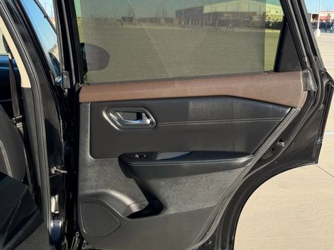 Used 2023 Nissan Rogue SV w/ SV Premium B Package FWD image 35