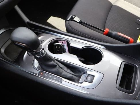 Used 2022 Chevrolet Malibu LT FWD image 24