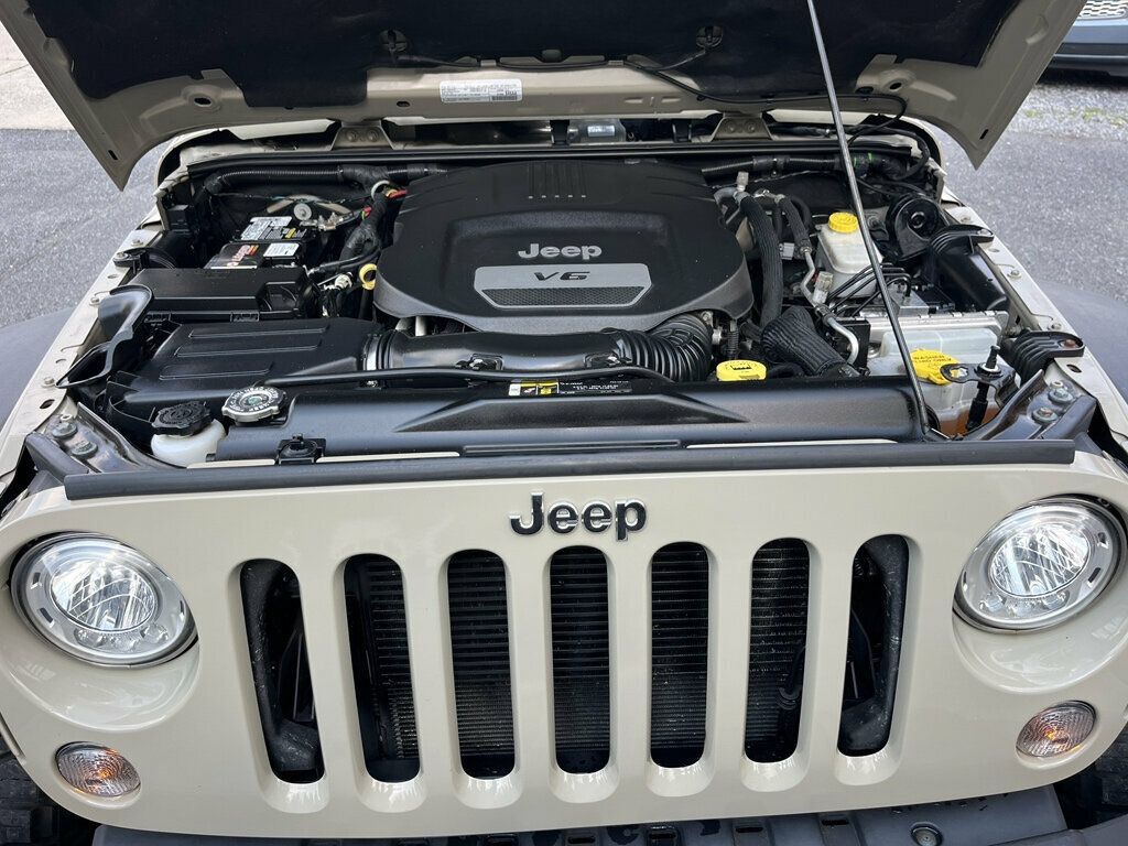 Used 2017 Jeep Wrangler Unlimited Rubicon AWD/4WD image 40