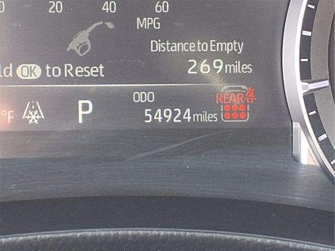 Used 2024 Toyota Highlander LE image 29