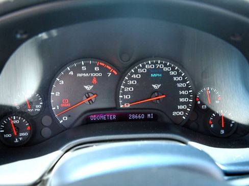 Used 2004 Chevrolet Corvette Coupe w/ Roof Package RWD image 25