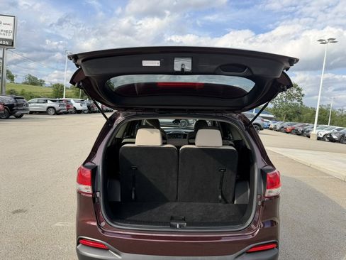 Used 2018 Kia Sorento AWD image 11