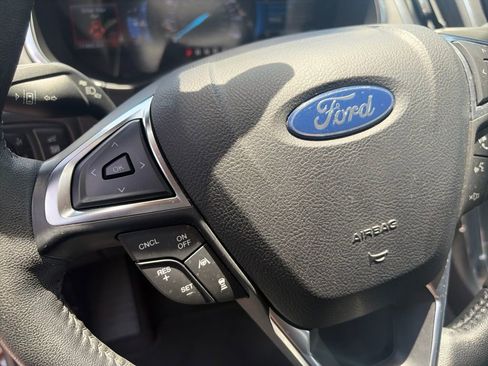 Used 2021 Ford Edge Titanium FWD image 16