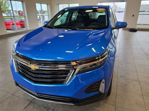 Used 2024 Chevrolet Equinox LT AWD/4WD image 2