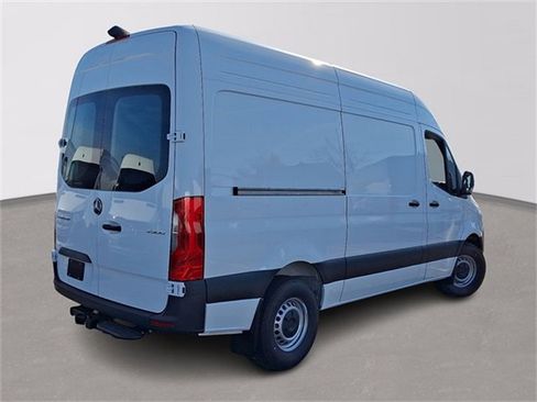 Used 2025 Mercedes-Benz Sprinter 2500 image 5