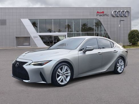 Used 2021 Lexus IS 300 image 1
