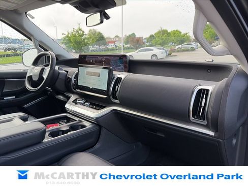 Used 2025 Ford Expedition Platinum AWD/4WD image 40