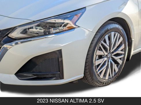 Used 2023 Nissan Altima 2.5 SV w/ SV Premium Package image 11