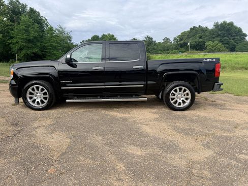 Used 2015 GMC Sierra 1500 Denali w/ Driver Alert Package AWD/4WD image 2