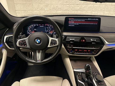 Used 2021 BMW M550i xDrive w/ Executive Package image 5