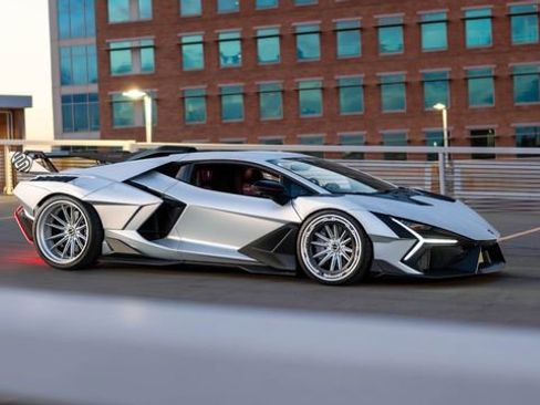 Used 2025 Lamborghini Revuelto AWD/4WD image 3