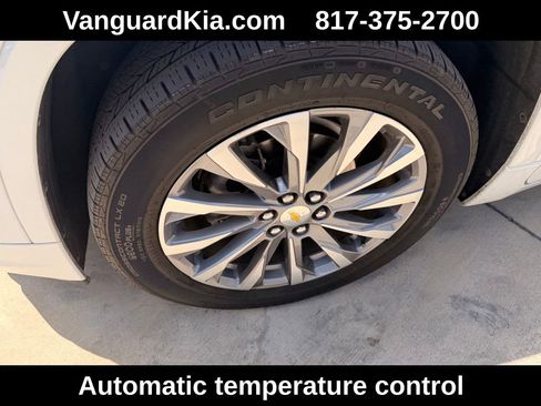 Used 2023 Chevrolet Traverse Premier image 8