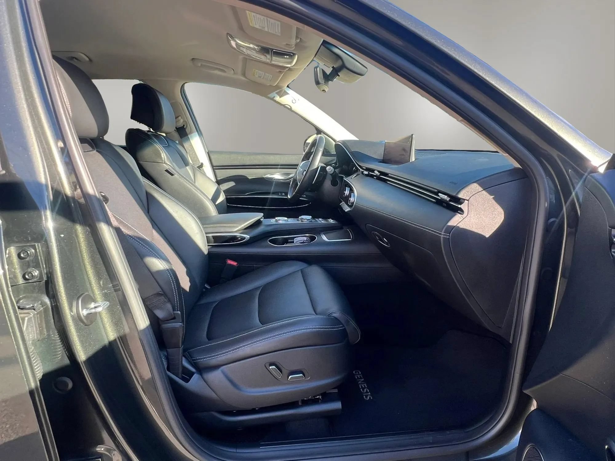 Used 2025 Genesis GV70 2.5T AWD/4WD image 31