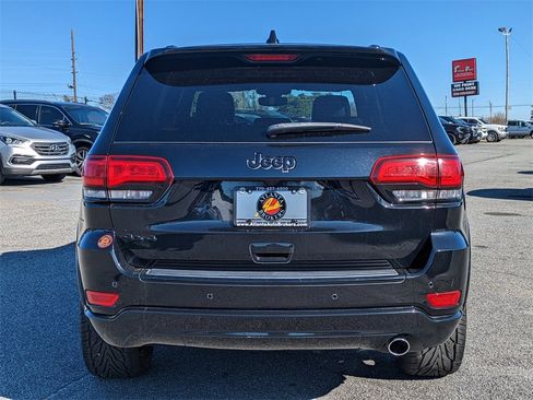 Used 2018 Jeep Grand Cherokee Altitude image 6