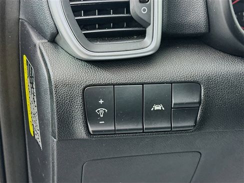 Used 2021 Kia Sportage LX image 10