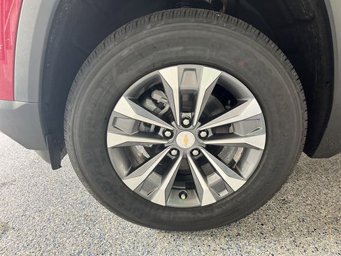 New 2026 Chevrolet Equinox LT w/ Convenience Package II FWD image 33