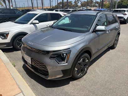 Certified 2025 Kia Niro Wind