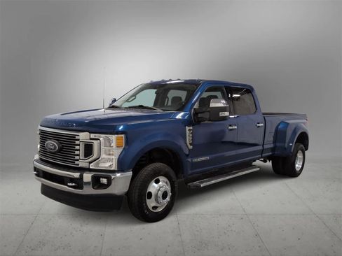 Used 2022 Ford F350 XLT w/ XLT Premium Package image 4