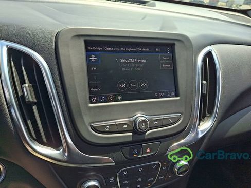 Used 2022 Chevrolet Equinox LT AWD/4WD image 17