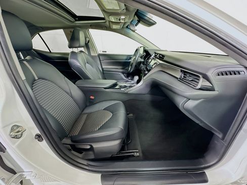 Used 2020 Toyota Camry SE image 30