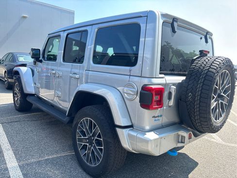 Used 2024 Jeep Wrangler High Altitude AWD/4WD image 5