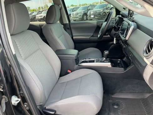 Used 2022 Toyota Tacoma SR5 w/ Technology Package AWD/4WD image 18