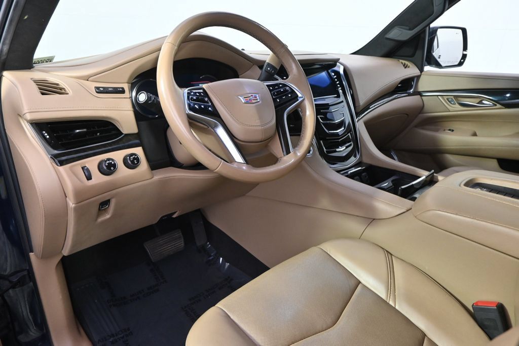 Used 2019 Cadillac Escalade Platinum AWD/4WD image 11