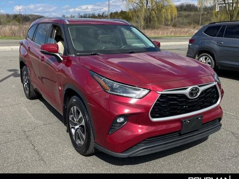 Used 2021 Toyota Highlander XLE image 7