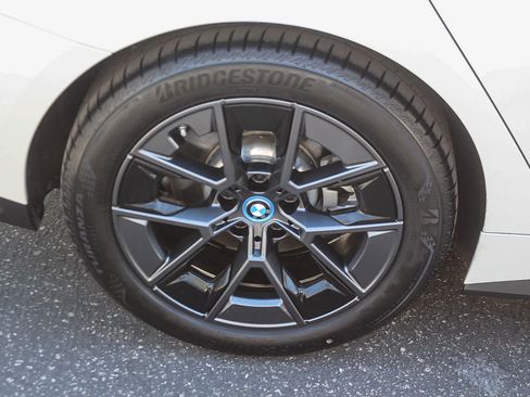 Used 2024 BMW i4 eDrive40 w/ Convenience Package RWD image 9