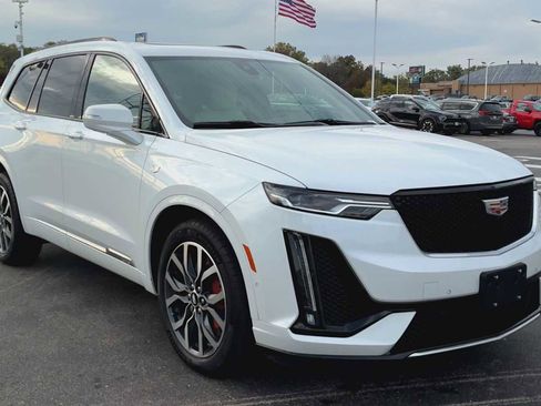 Certified 2023 Cadillac XT6 Sport w/ Technology Package image 8