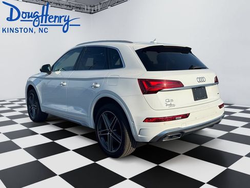 Used 2021 Audi Q5 e Prestige AWD/4WD image 3