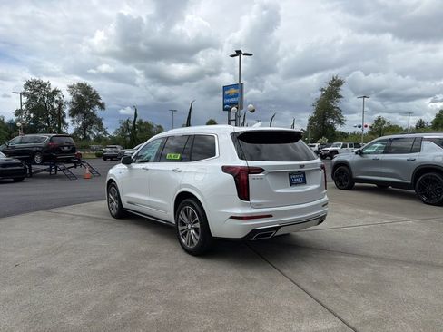 Used 2021 Cadillac XT6 Premium Luxury AWD/4WD image 3