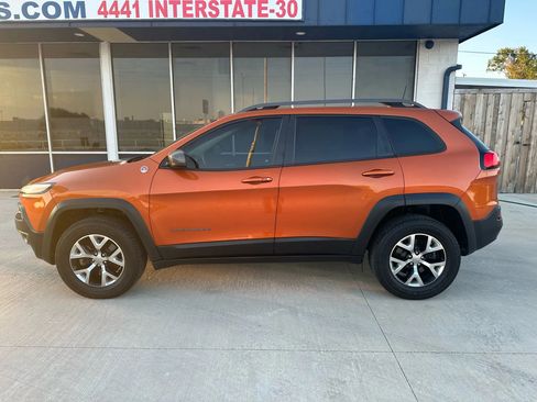 Used 2016 Jeep Cherokee Trailhawk w/ Comfort/Convenience Group image 3