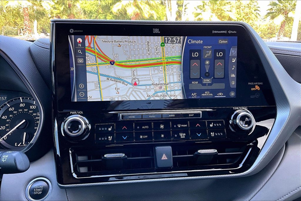 Used 2020 Toyota Highlander Platinum FWD image 35