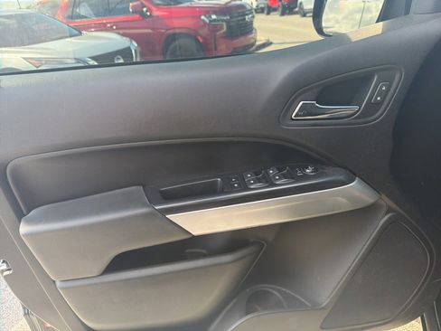 Used 2019 Chevrolet Colorado LT w/ LT Convenience Package image 16