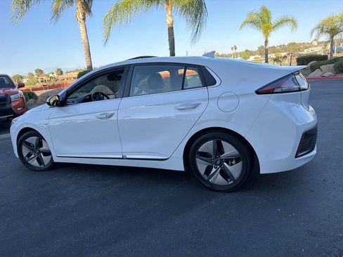 Used 2020 Hyundai Ioniq Limited FWD image 8