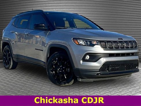 Used 2022 Jeep Compass Altitude w/ Sun and Sound Group image 3